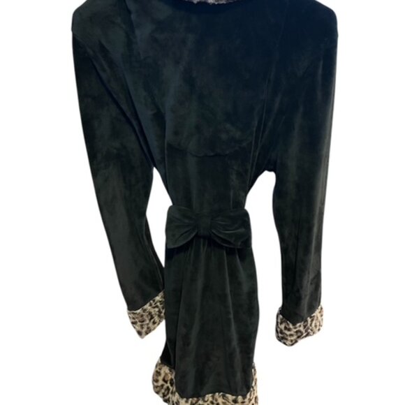 BETSEY JOHNSON Intimates Women's Animal Print Robe - Picture 3 of 7
